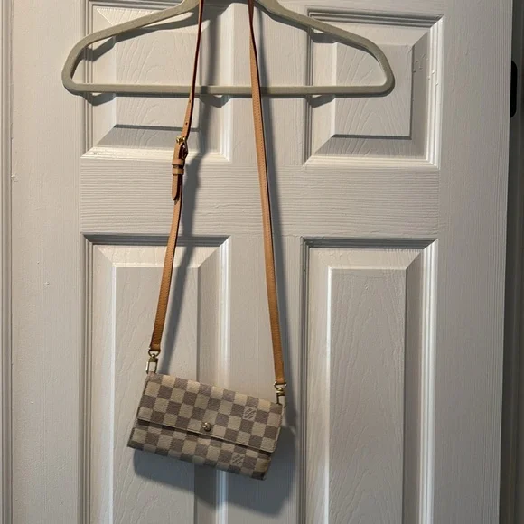 Louis Vuitton Sarah Damier Azur - Picture 10 of 11